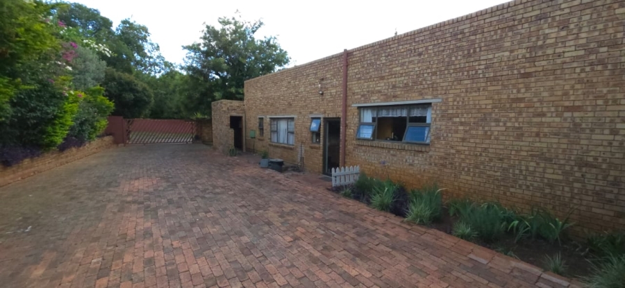 7 Bedroom Property for Sale in Wilkoppies North West